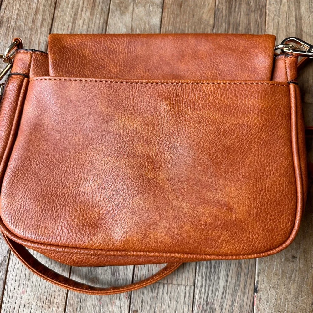 Vegan Leather Brown Crossbody Bag Womens Small Modern Casual Boho Minimalist‎
